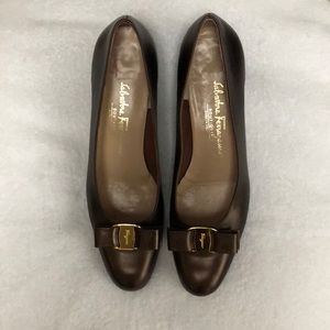 Salvatore Ferragamo brown 1 inch heels